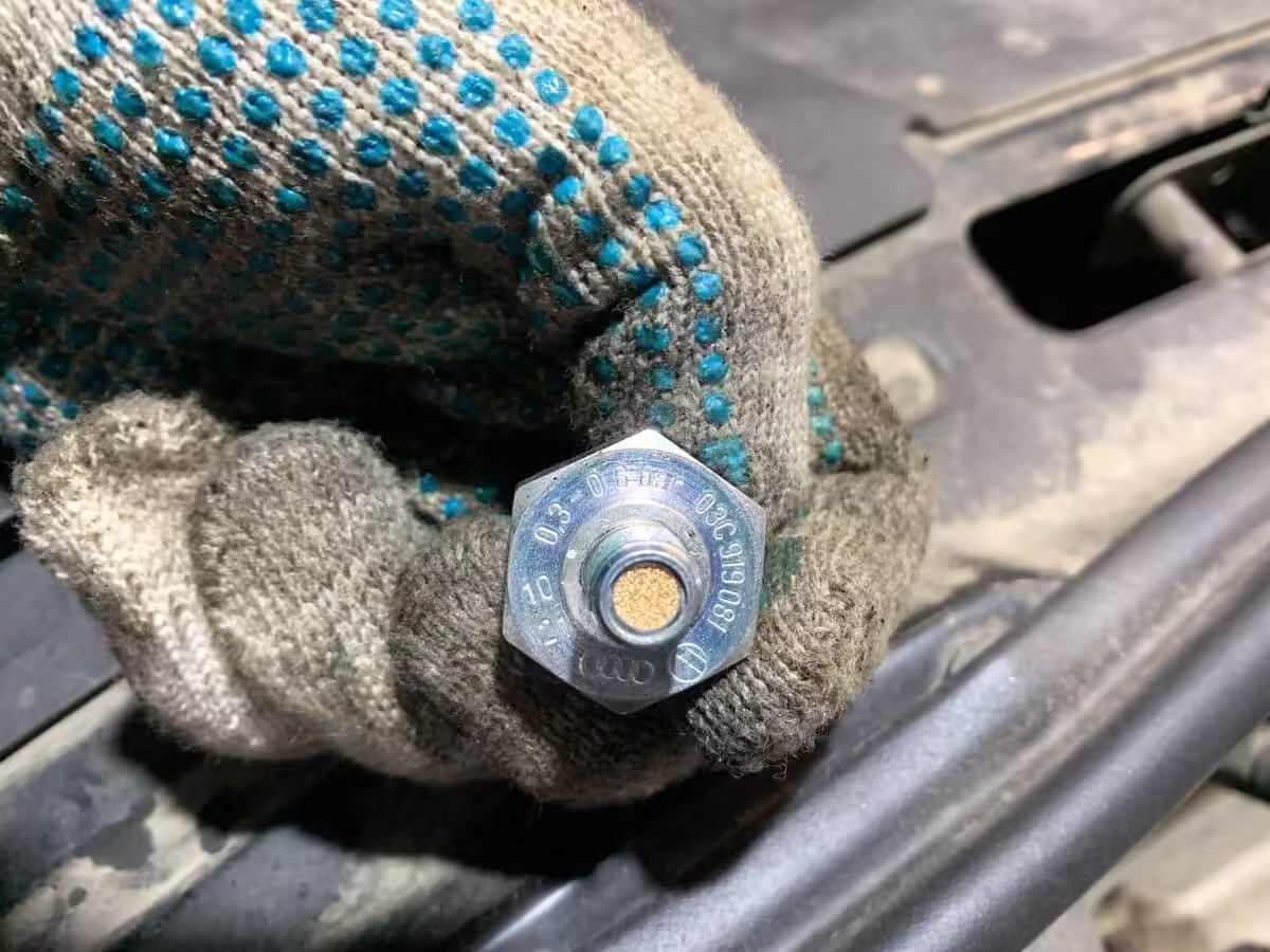 03C919081 - Oil pressure switch; 0,3-0,6 BAR [8/8]