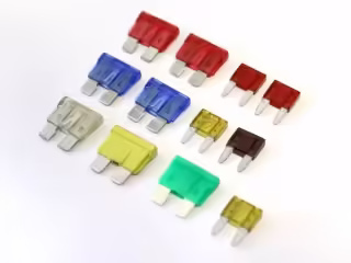 Set of flat fuses