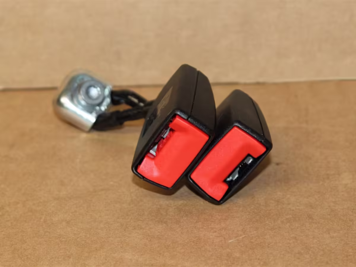 6R0857739AQVZ - Double belt latch [1/2]