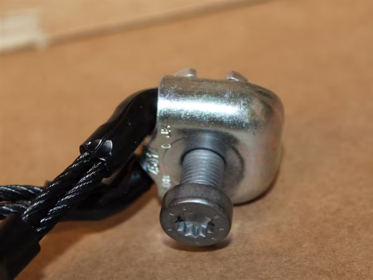 6R0857739AQVZ - Double belt latch [2/2]