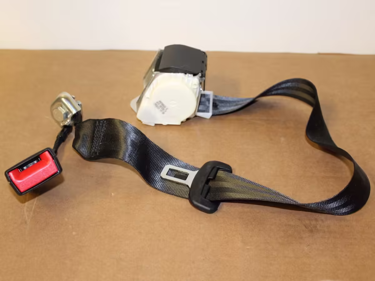 6R0857807ARAA - Three-point inertia reel seat belt; and press button buckle [1/2]