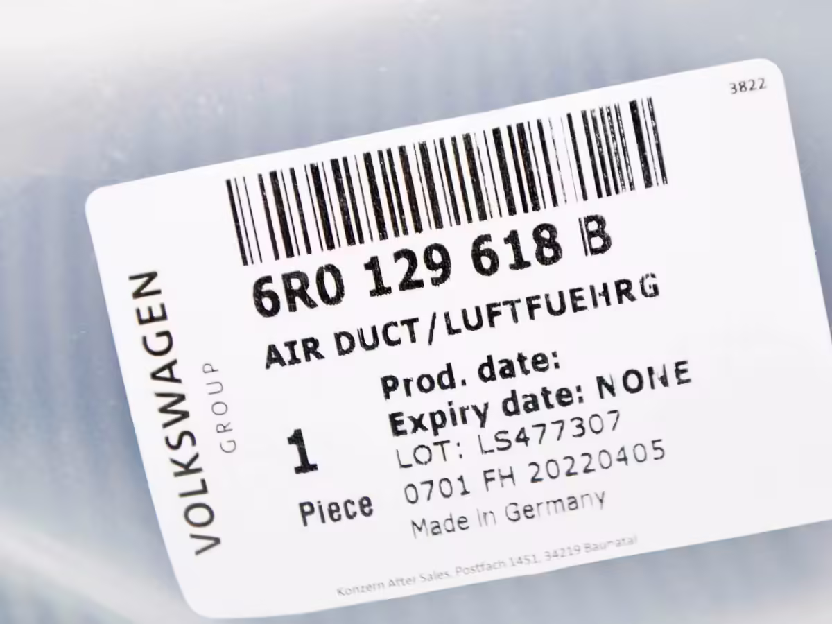 6R0129618B - Luftabweiser [11/12]