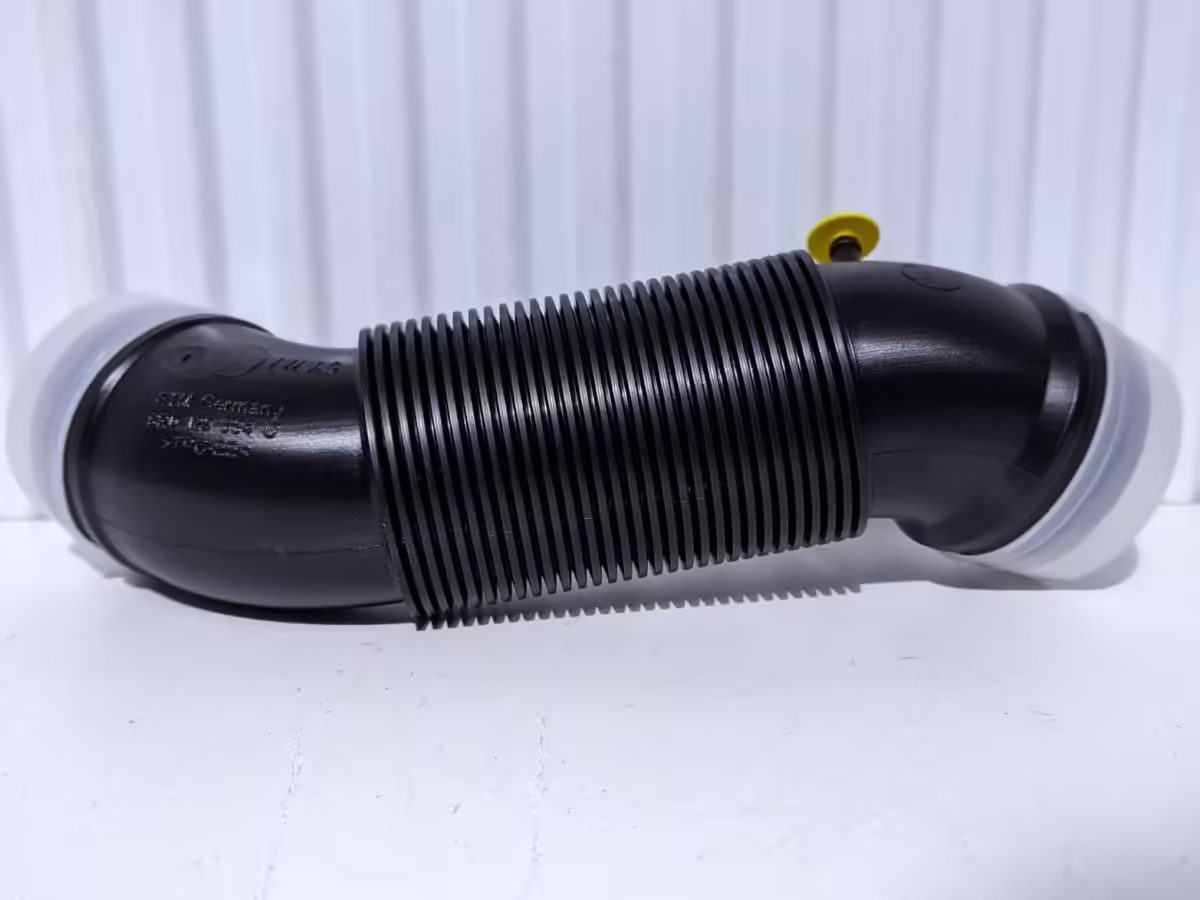 6R0129684C - Intake hose; 1.2 TSI [12/18]
