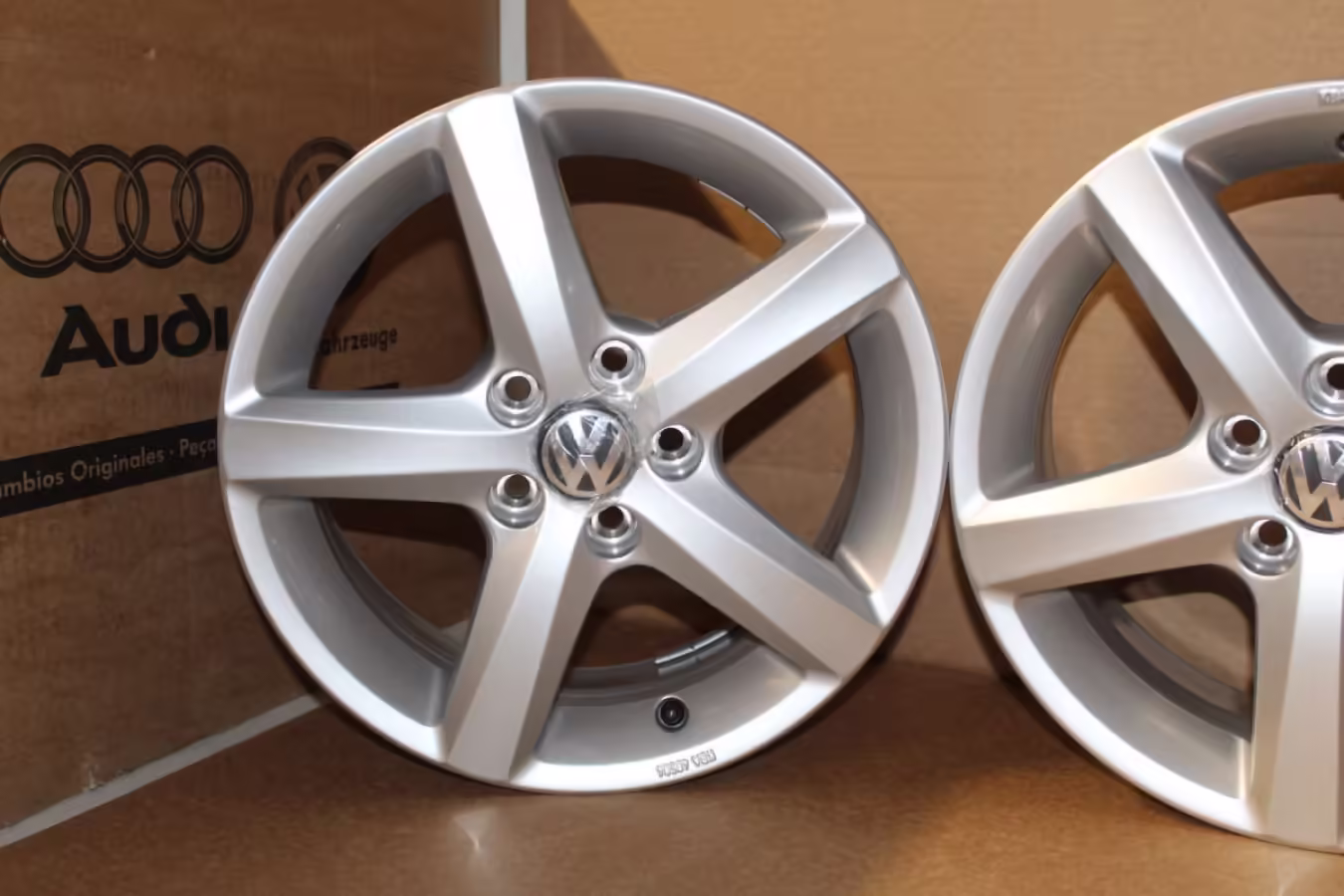 6R0073515K8Z8 - Koło zimowe 15"; Aspen + Michelin [12/17]