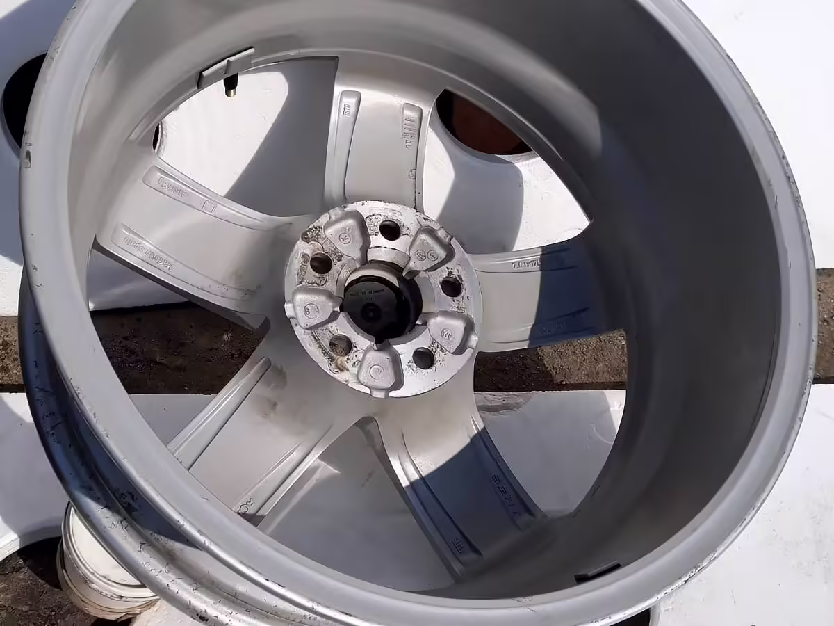 6J0601025J72V - Felga aluminiowa 17"; „Sira” [18/21]