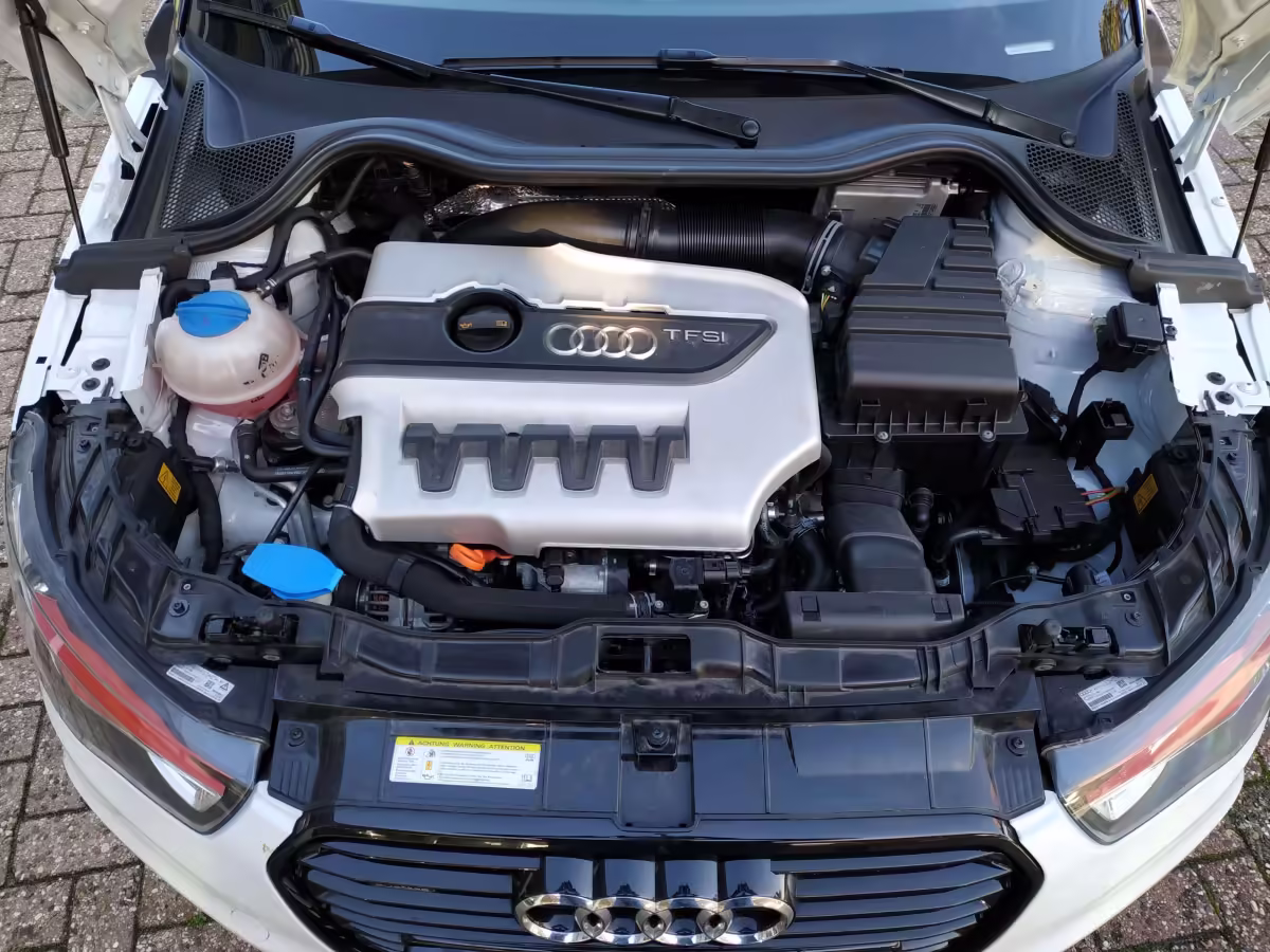 06F103925J - Osłona silnika; 2.0 TSI, Audi A1 [14/17]