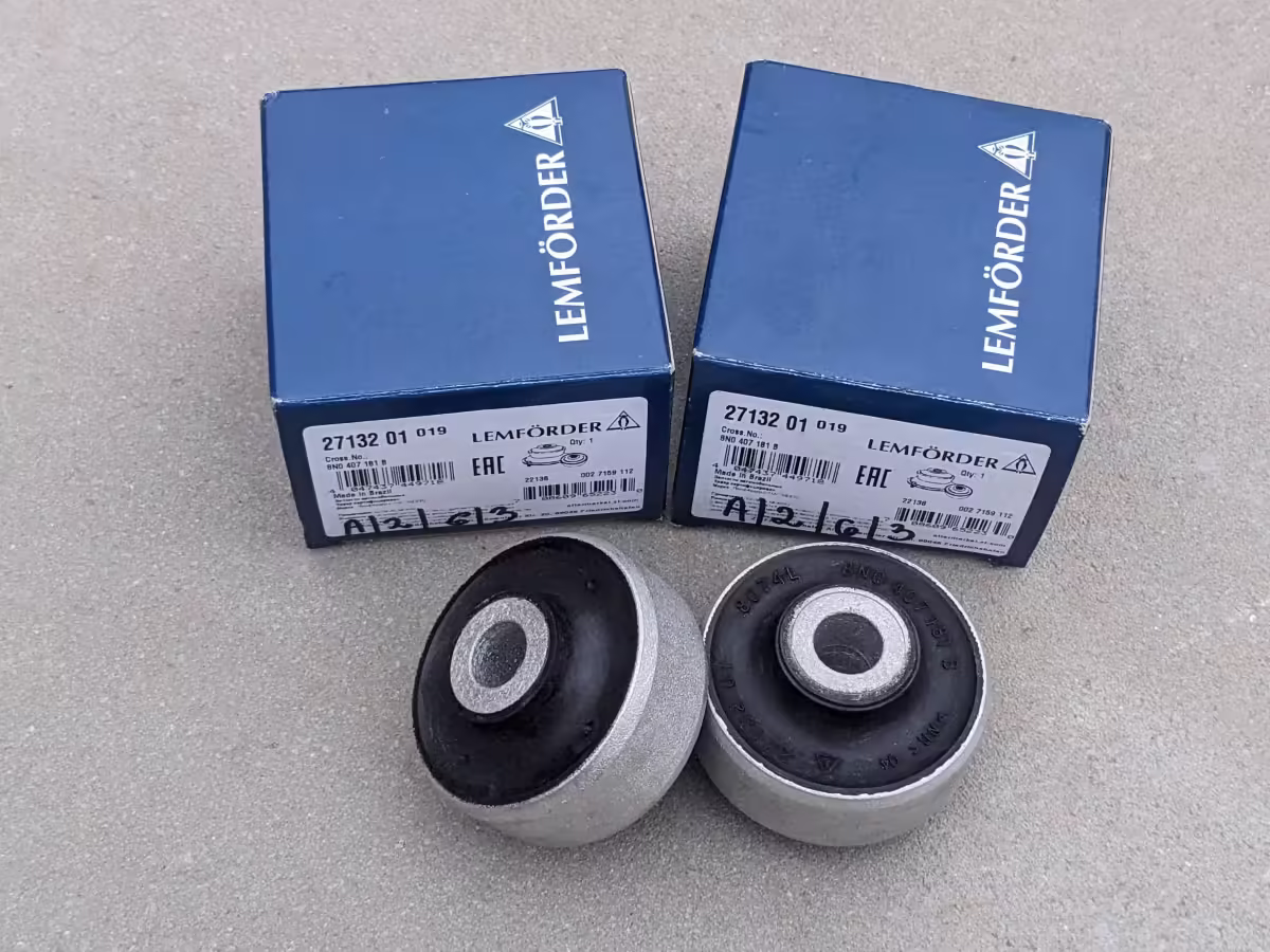 6R0407181B - Tuleja wahacza; tył [7/8]