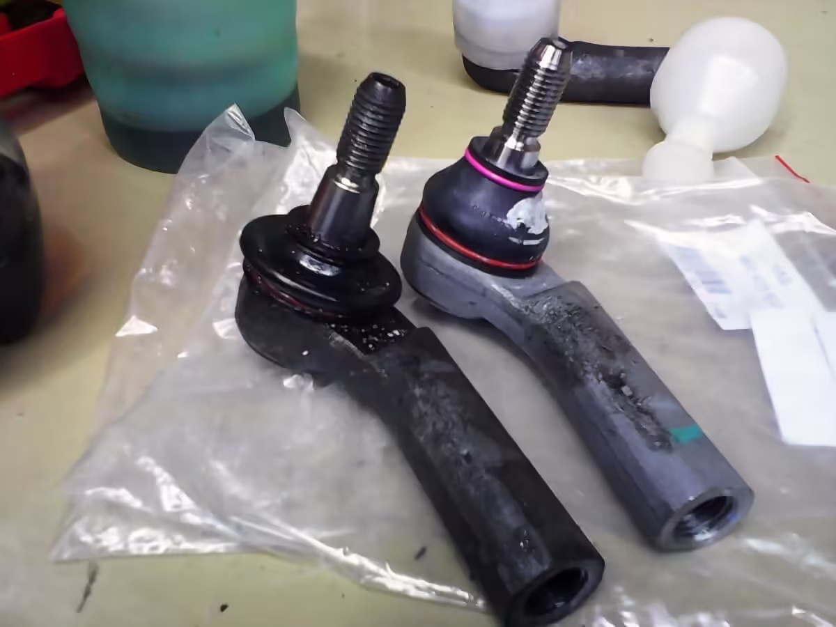 6RD423811B - Gelenkkopf; links [12/14]