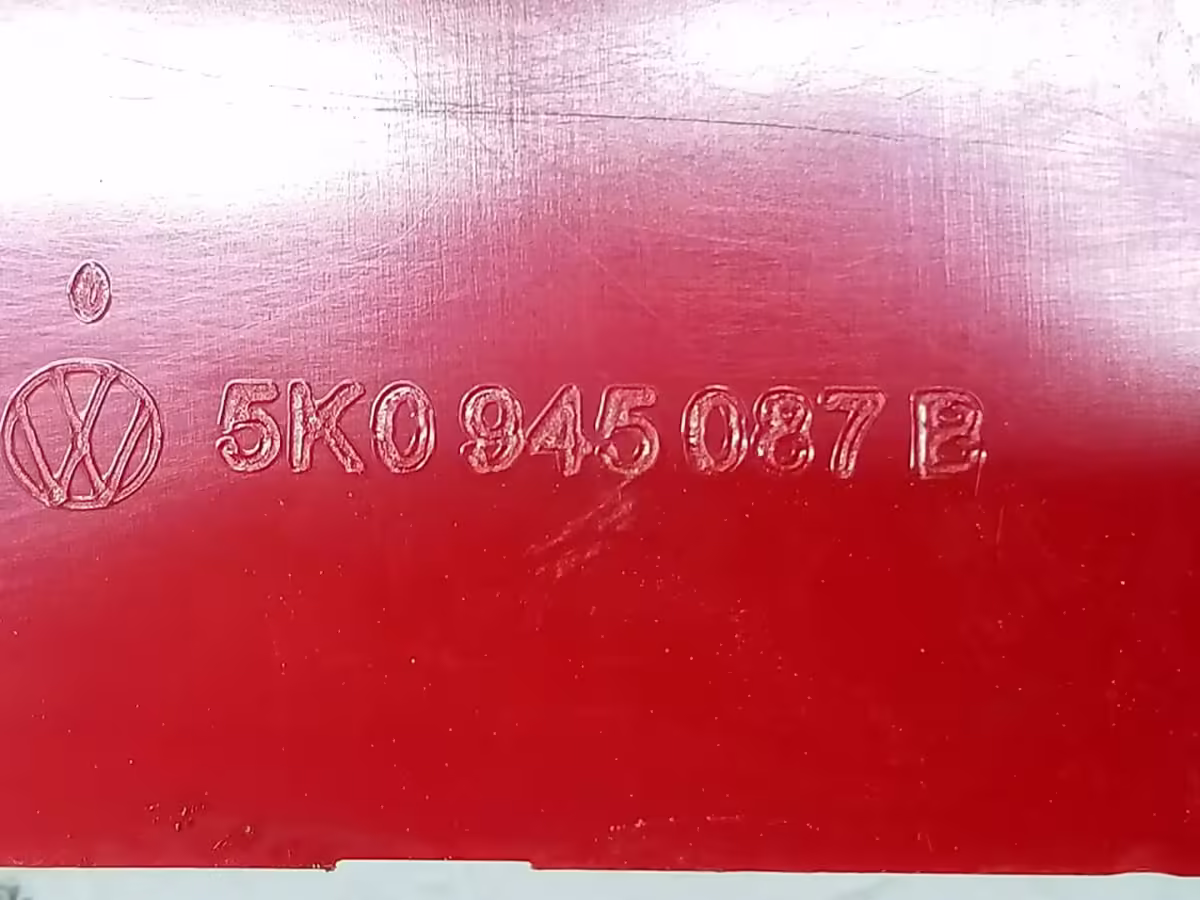 5K0945087B - Trzecie światło hamowania z dyszą natryskową [16/18]