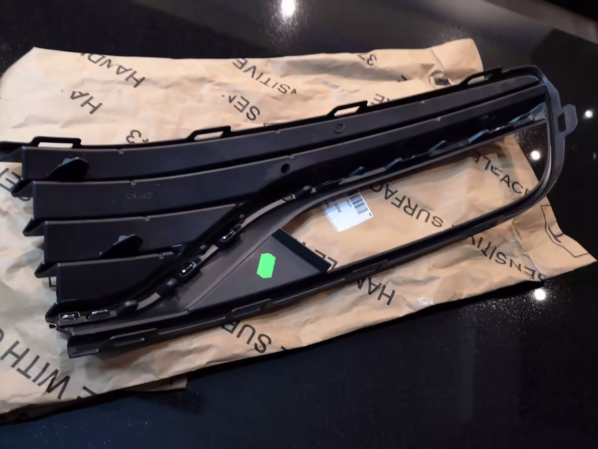 6C0854661CRYP - Cover; left [5/8]