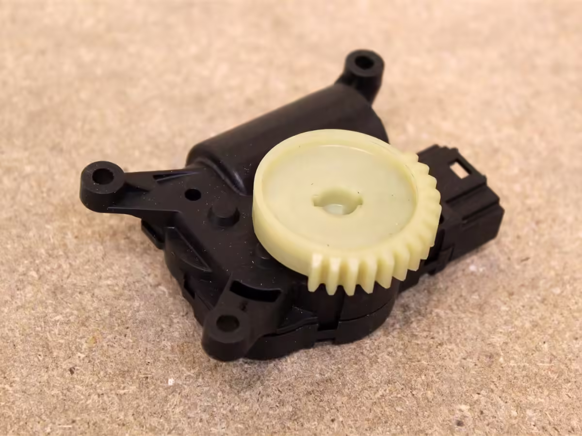 6R0907511D - Serwomotor; V107 [8/14]