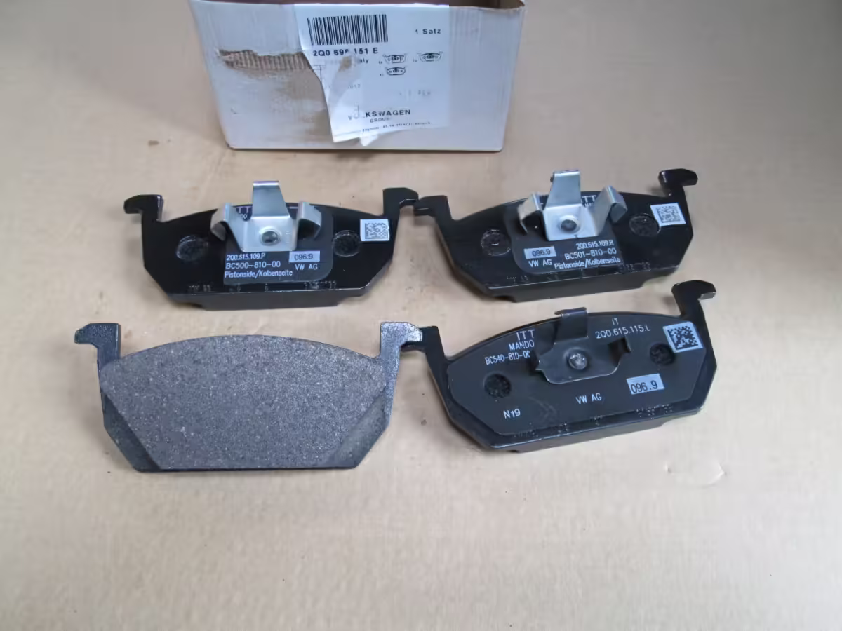 1S0698151D - Set of brake pads; front ⌀256mm [8/10]