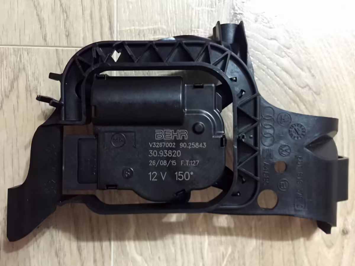 8Z1819453B - Silnik nastawczy; możliwości zamkniętego obiegu powietrza [7/33]