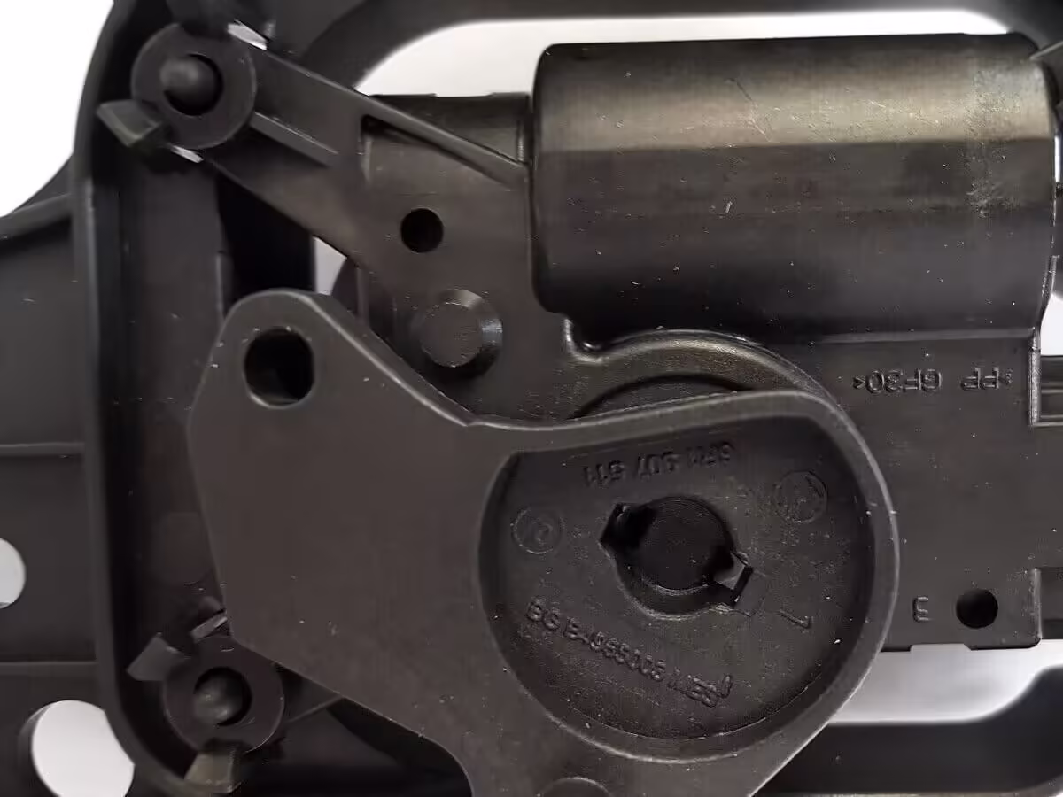 8Z1819453B - Silnik nastawczy; możliwości zamkniętego obiegu powietrza [9/33]