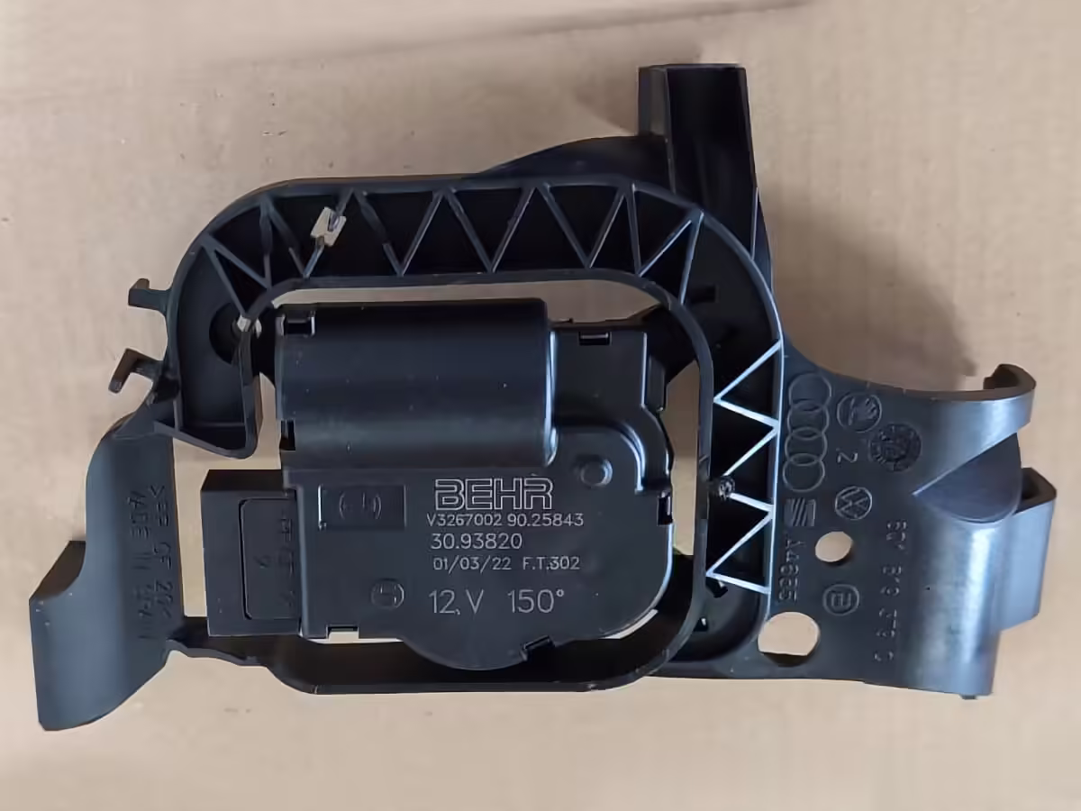 8Z1819453B - Silnik nastawczy; możliwości zamkniętego obiegu powietrza [10/33]