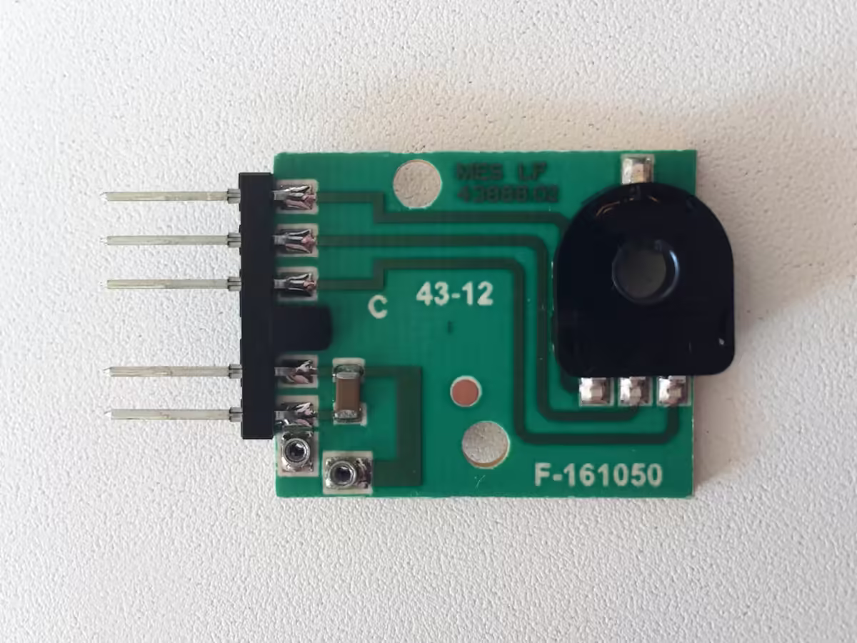 8Z1819453B - Silnik nastawczy; możliwości zamkniętego obiegu powietrza [20/33]