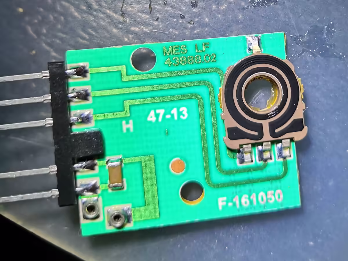 8Z1819453B - Silnik nastawczy; możliwości zamkniętego obiegu powietrza [24/33]