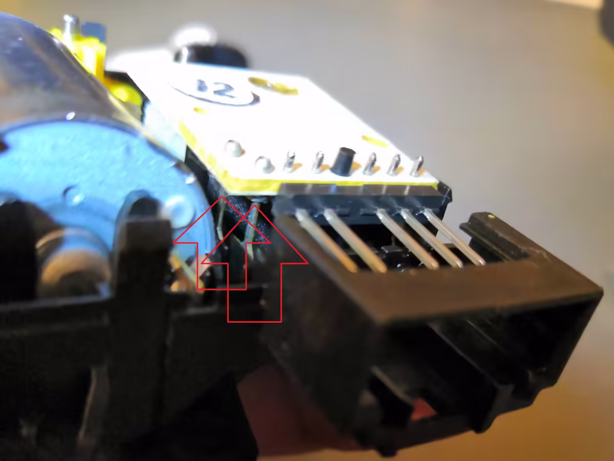 8Z1819453B - Silnik nastawczy; możliwości zamkniętego obiegu powietrza [26/33]