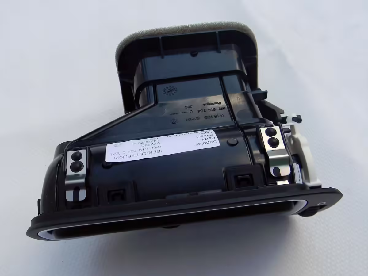 6RF819704CVAL - Right air vent [9/10]