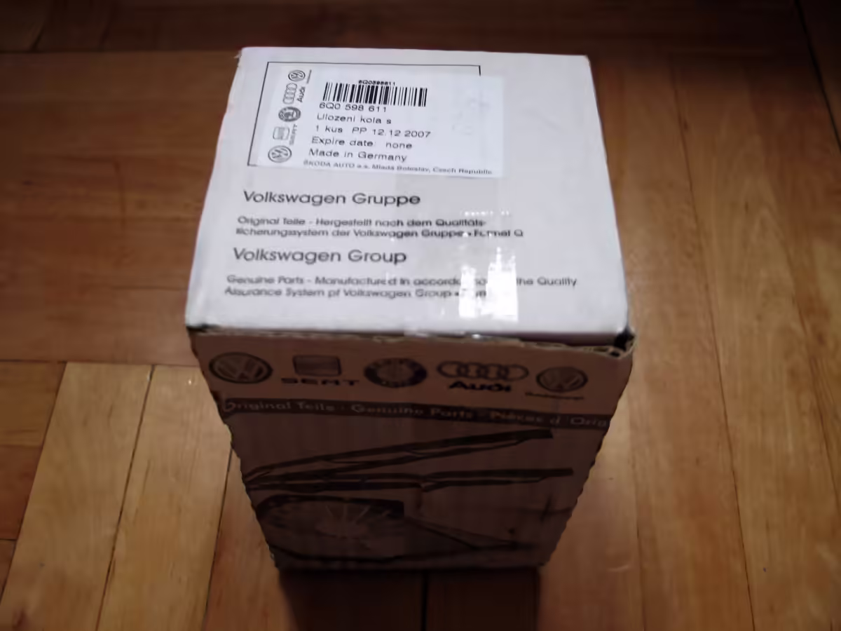 6Q0598611 - Hinterradlager; mit Montageteilen [10/11]