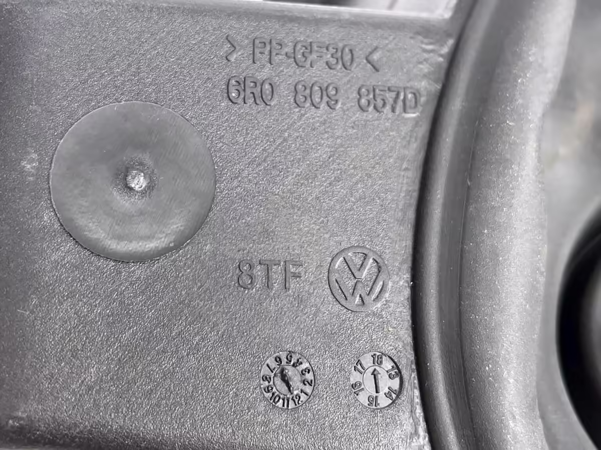 6R0809857LGRU - Fuel filler flap; primed [11/17]