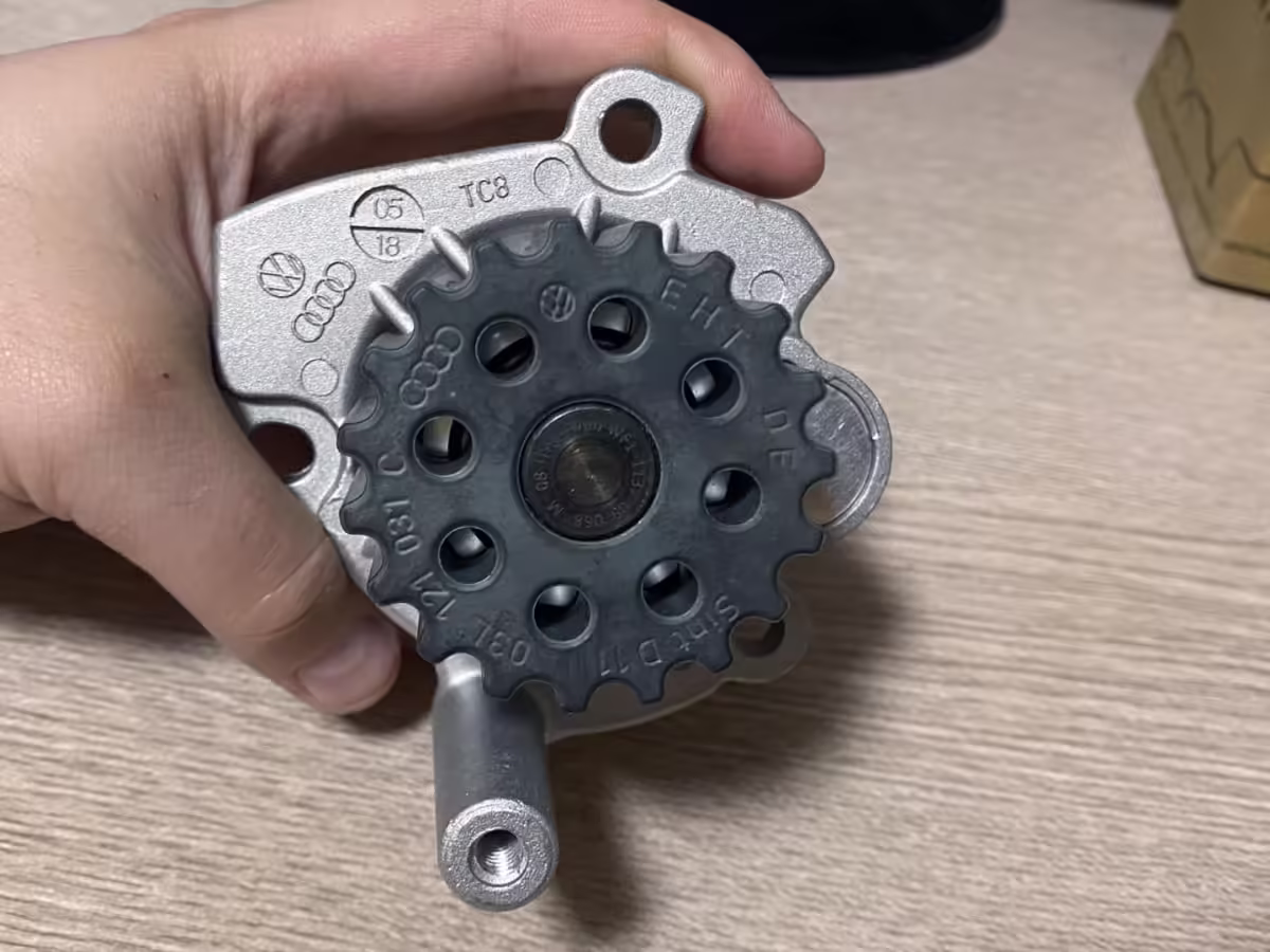 03L121011P - Coolant pump; with sealing ring [20/47]