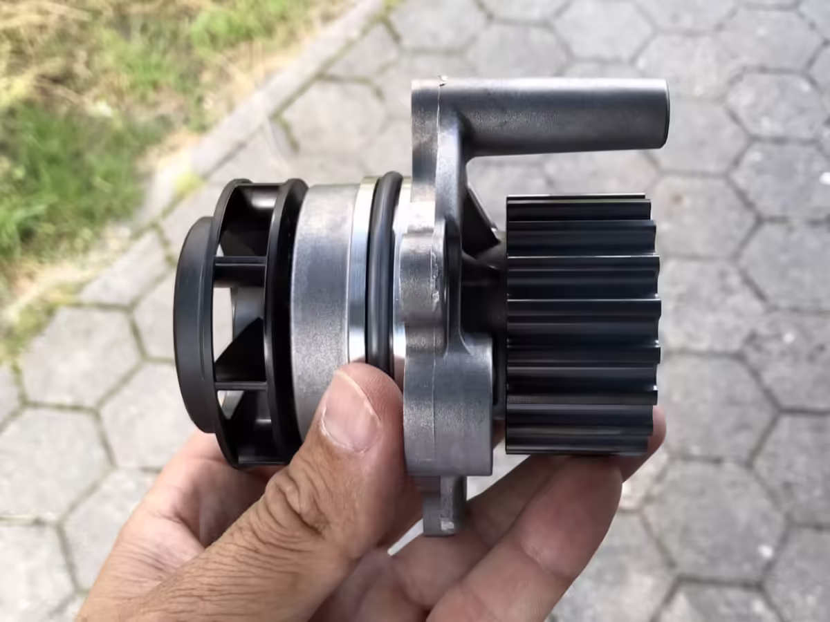 03L121011P - Coolant pump; with sealing ring [30/47]