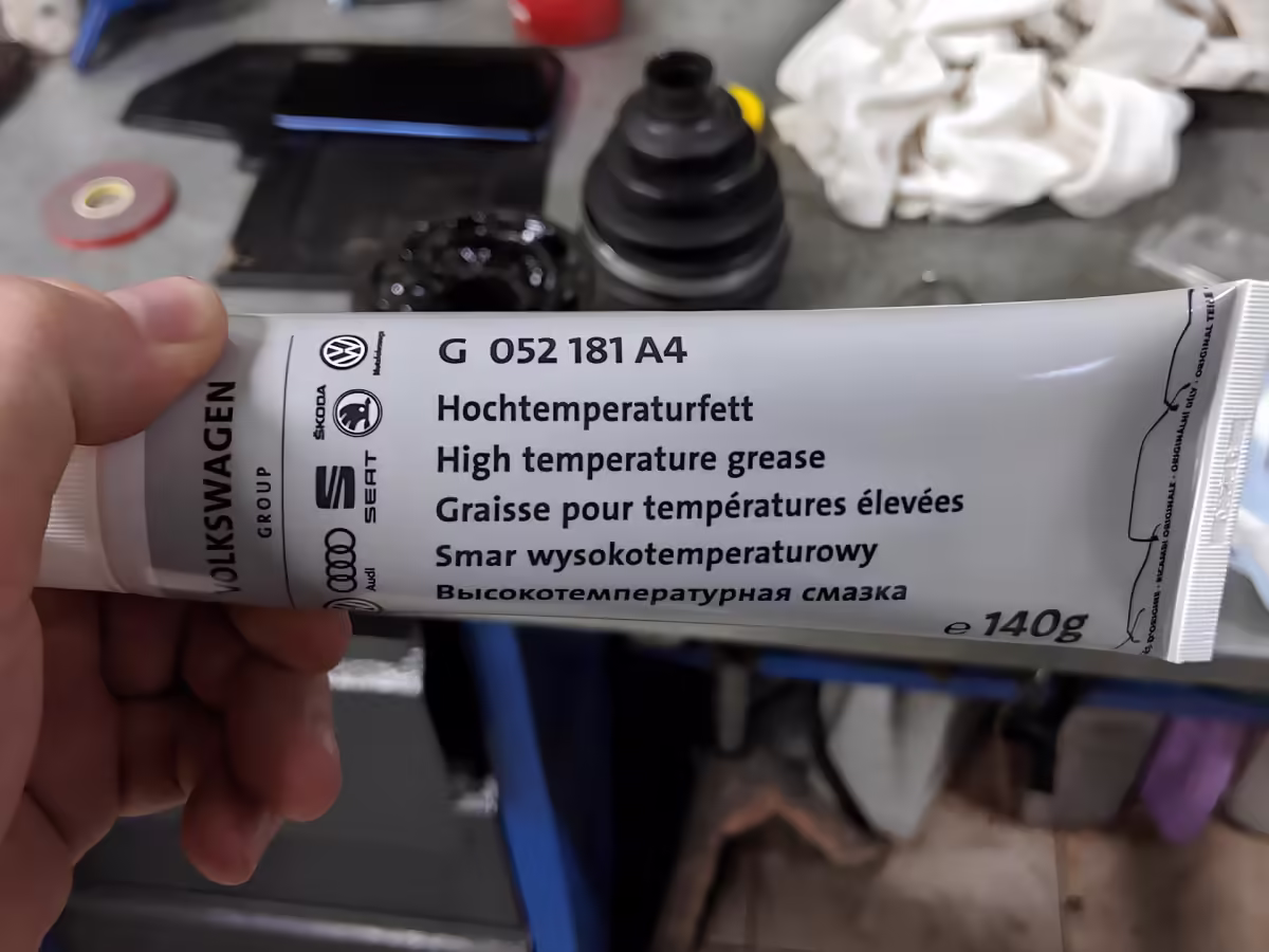G052181A4 - Smar wysokotemperaturowe; 120 g [7/7]