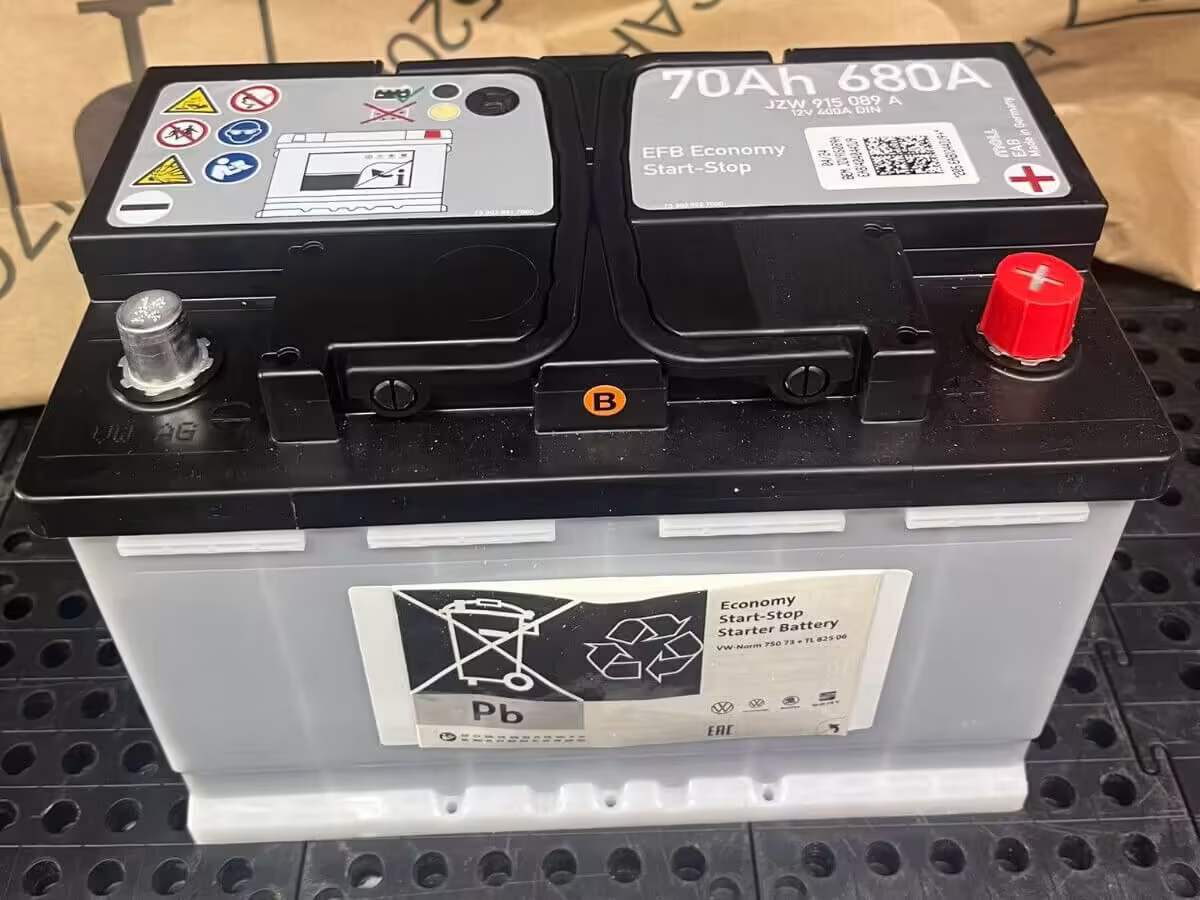 JZW915089A - Akumulator; 70AH/400A EFB [4/11]