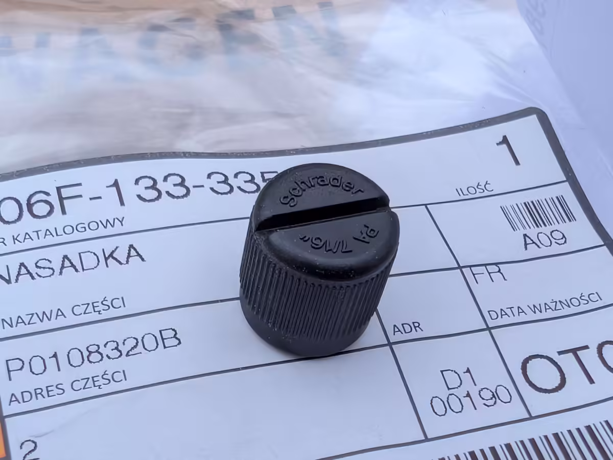 06F133335A - Plastikowa osłona; zaworu odpowietrzającego pompy paliwa [5/12]