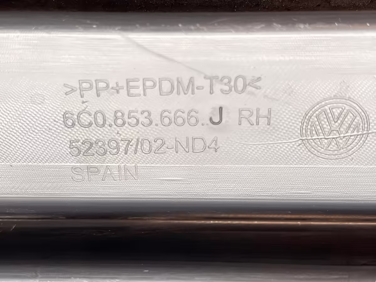 6C0853666J9B9 - Vent grille; right [3/6]