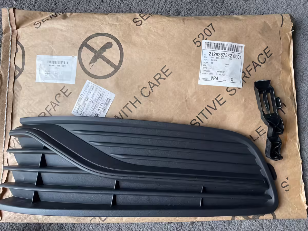 6C08536659B9 - Vent grille; left [8/10]