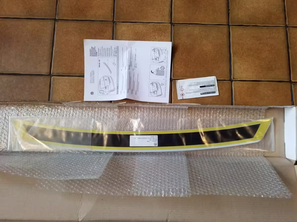 6R0061195 - Loading Sill Protection; stainless steel finish [7/14]