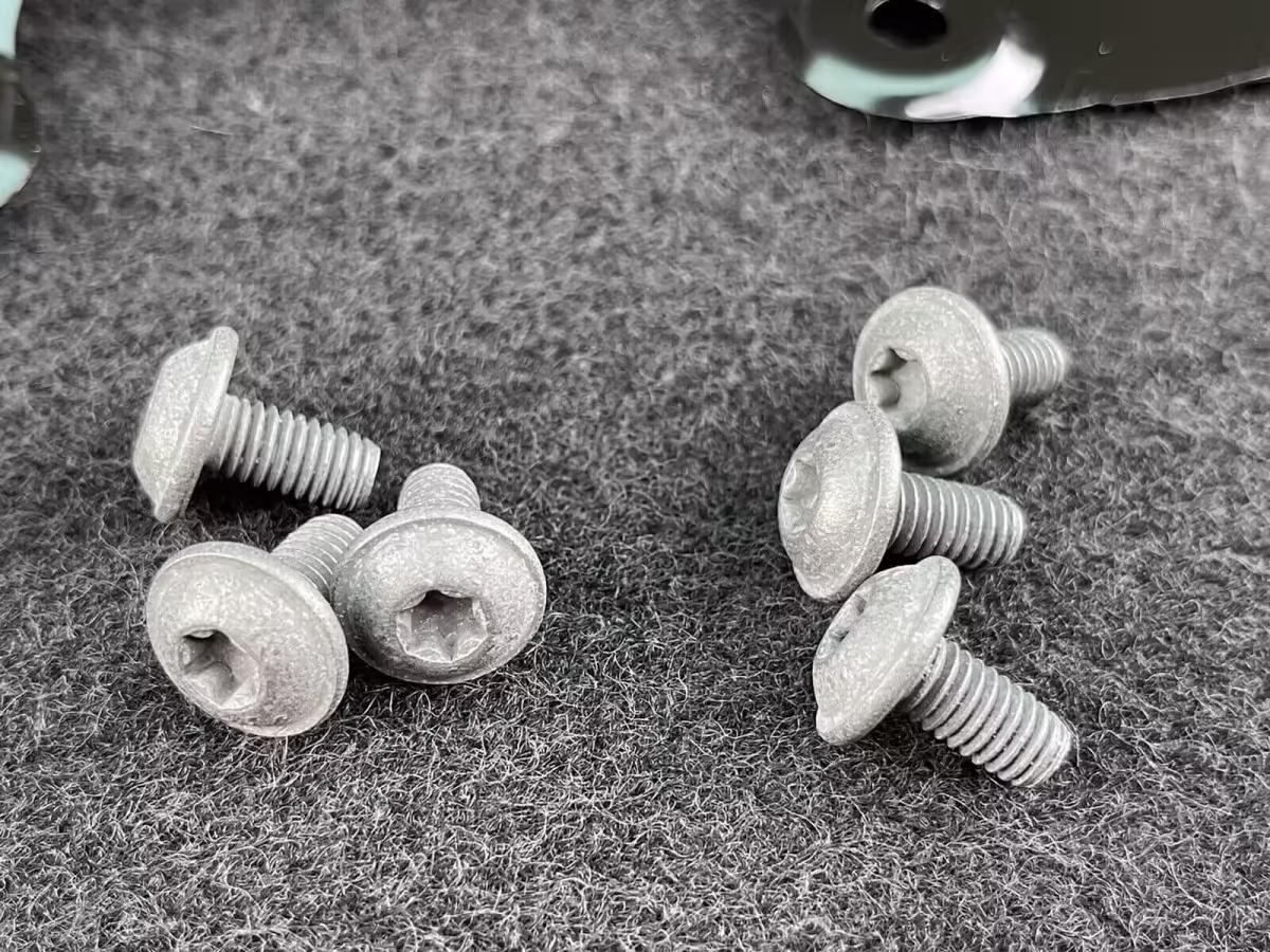 6R0615312A - Bremsscheibenabdeckblech 256-288 mm; v1, rechts [9/9]