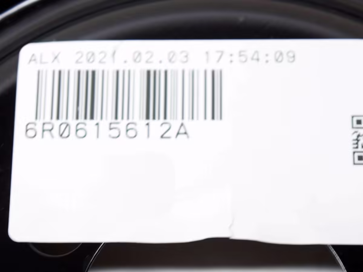 6R0615612A - Blacha osłaniająca tarcze hamulcową 256 mm; prawa [6/10]