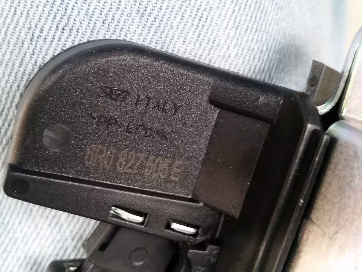 6R0827505E9B9 - Klappenverschluss; schwarz satiniert [18/21]