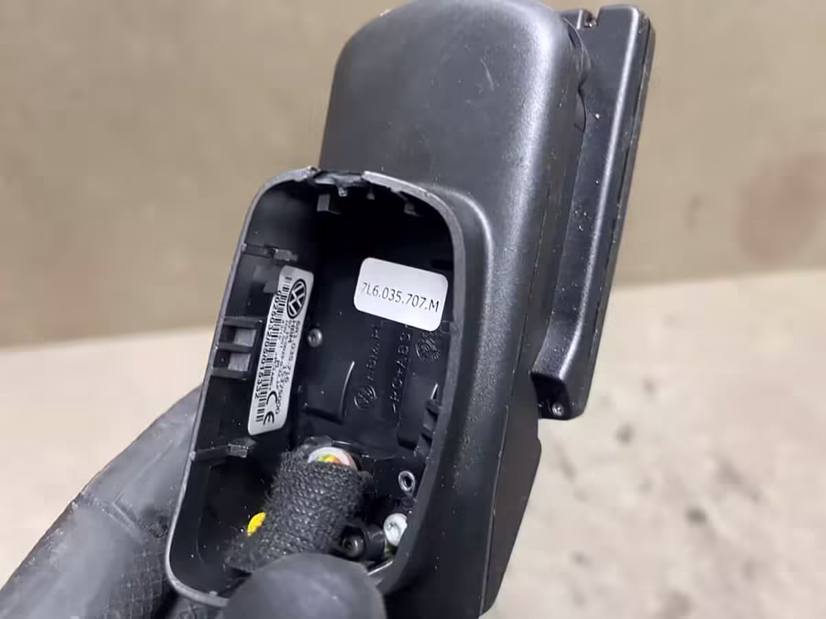 6R2035716 - Mocowanie telefonu komórkowego' RHD [15/23]