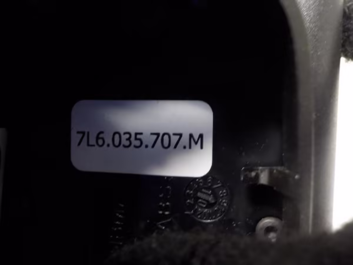 6R2035716 - Mocowanie telefonu komórkowego' RHD [16/23]