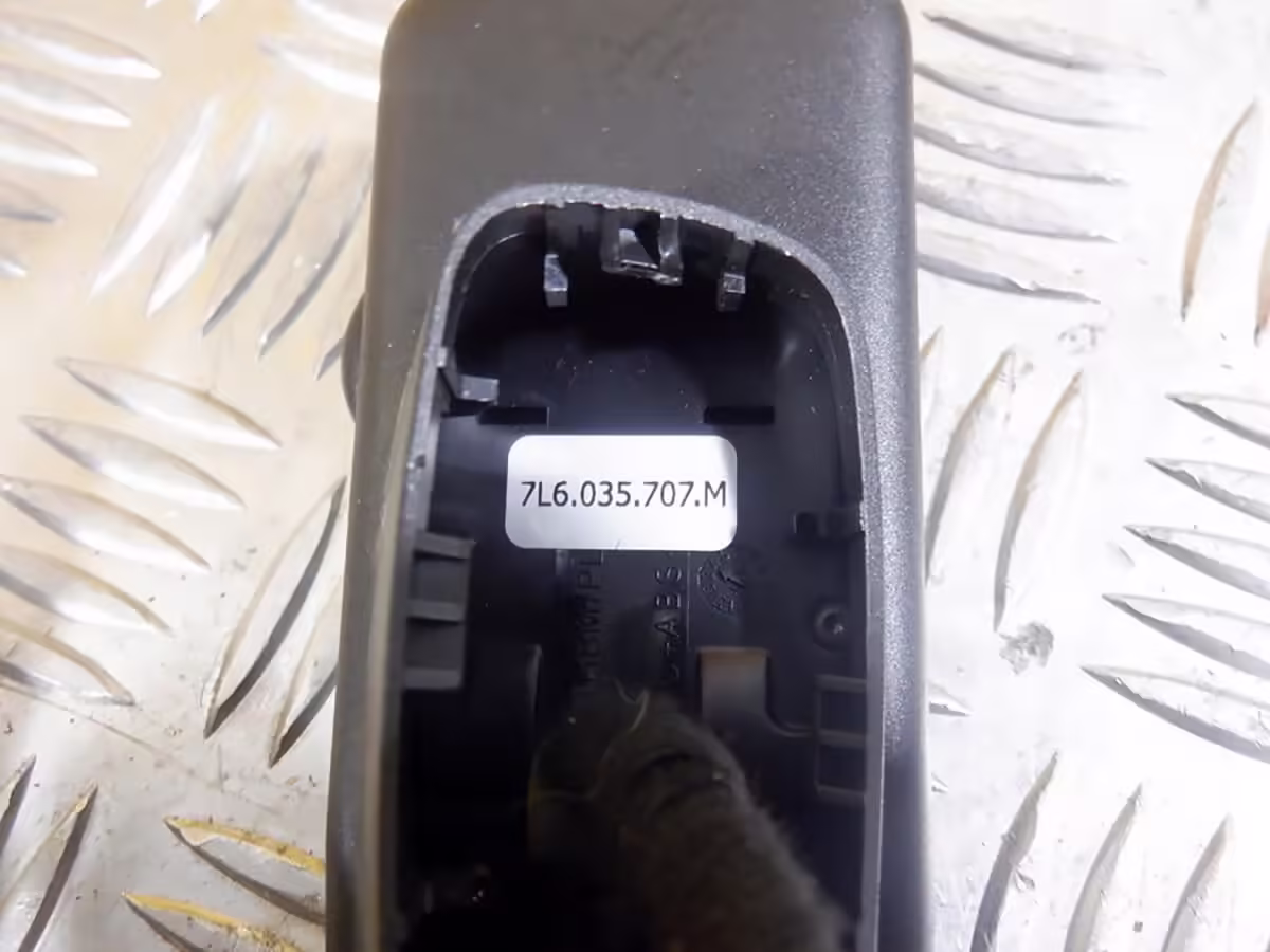 6R2035716 - Mocowanie telefonu komórkowego' RHD [17/23]