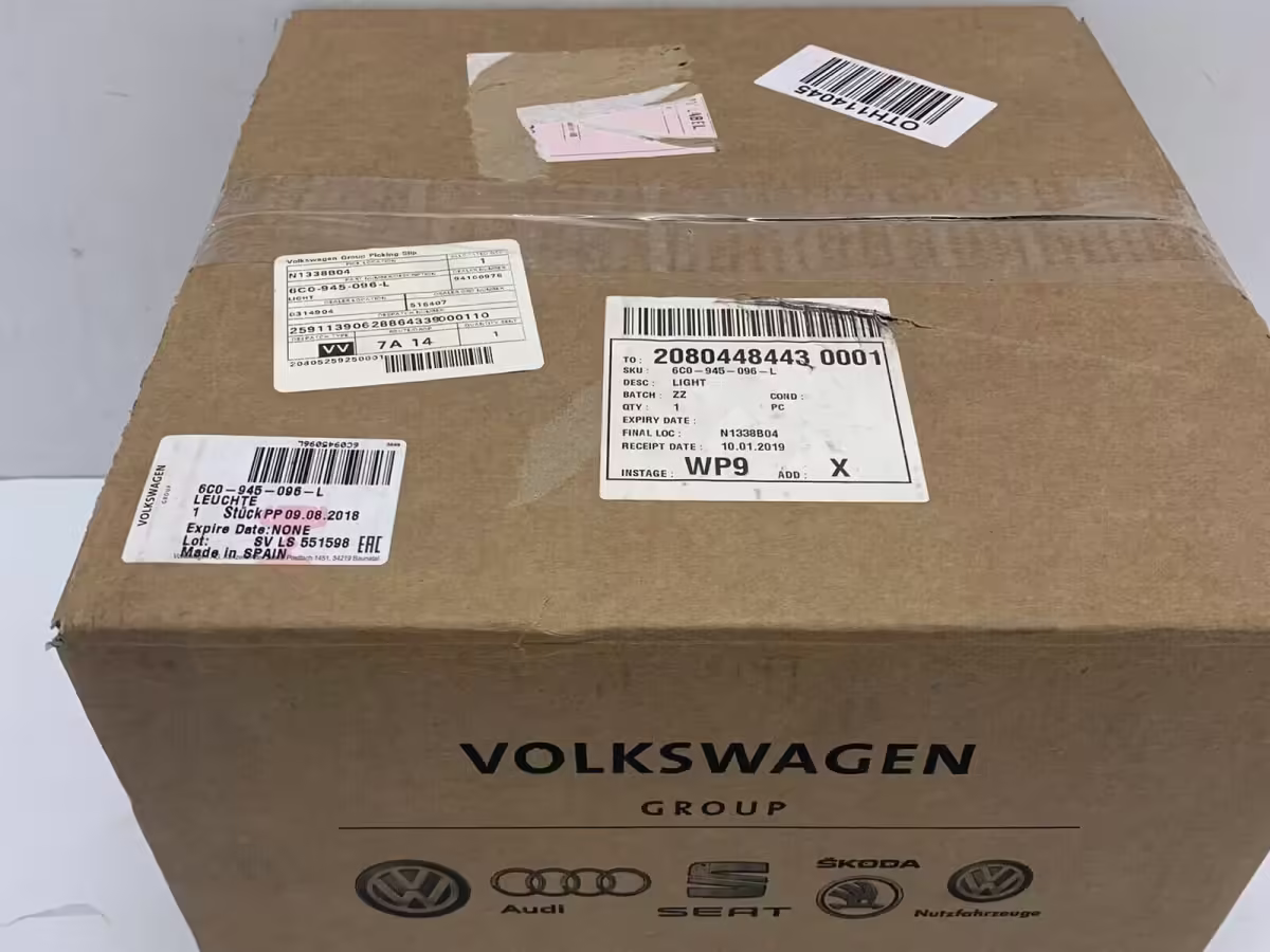 6C0945096L - Tail light; V2, right RHD [12/12]