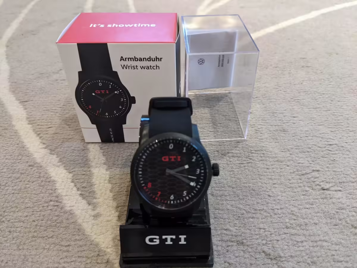 5HV050830 - Analogue wrist watch; GTI, black [11/19]