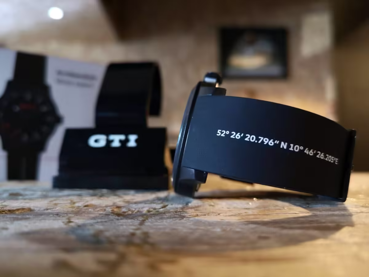5HV050830 - Analogue wrist watch; GTI, black [12/19]
