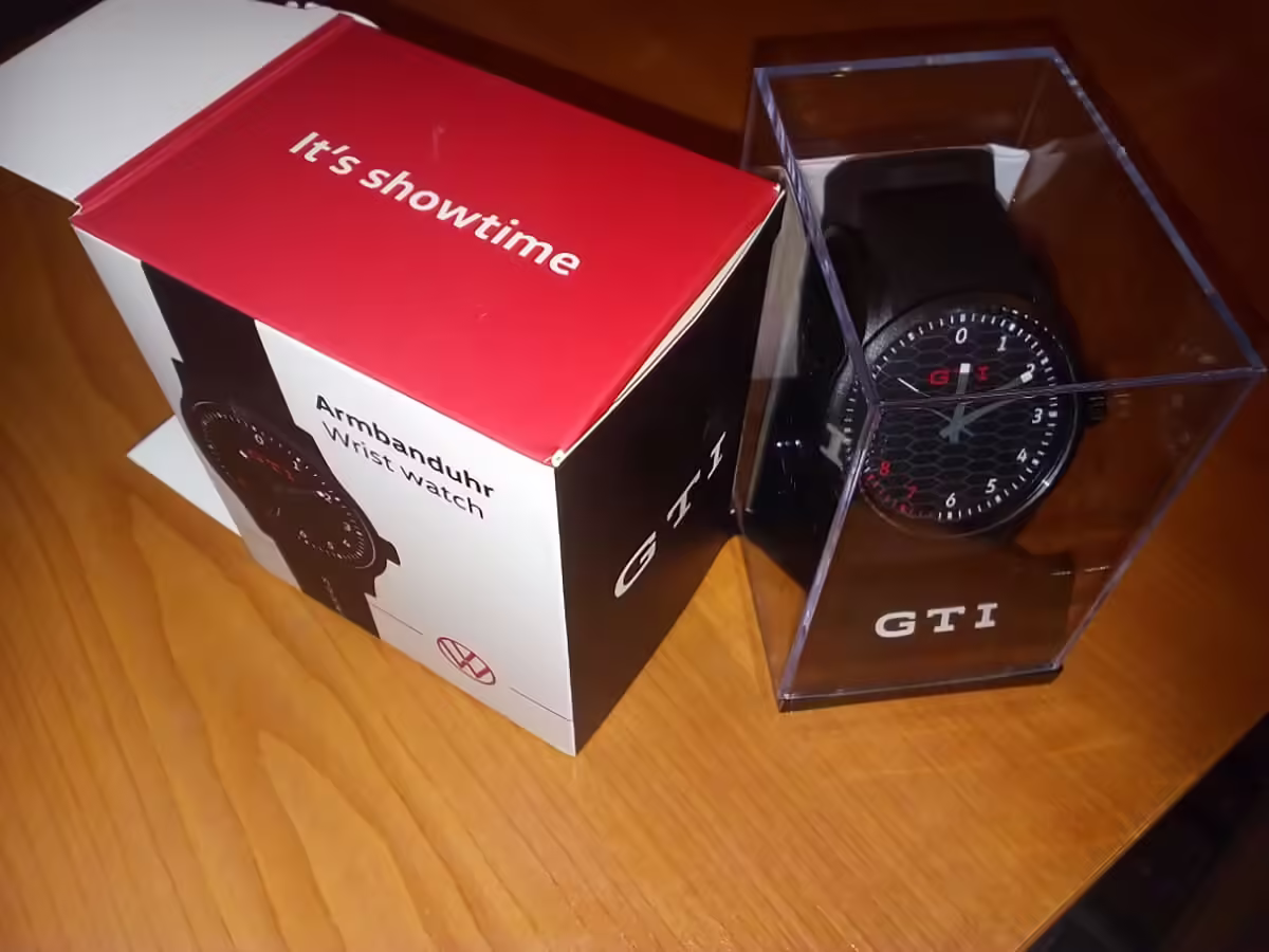5HV050830 - Analogue wrist watch; GTI, black [19/19]