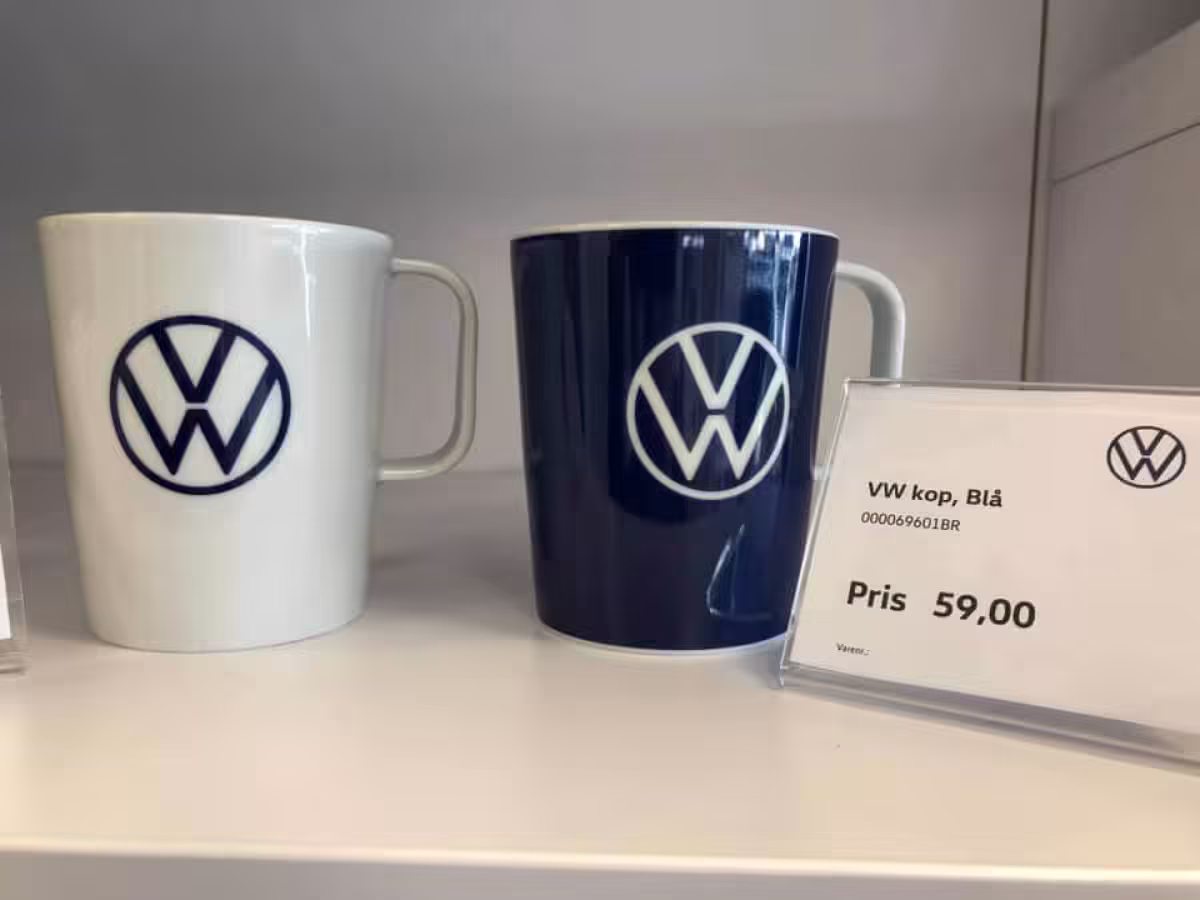 000069601BR - Kubek - nowe logo VW; granatowy [2/3]