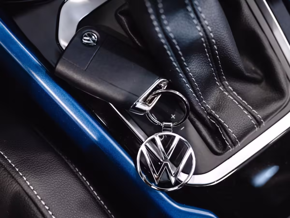 000087010BN - Brelok do kluczy nowe logo VW; metal, srebrny [2/15]