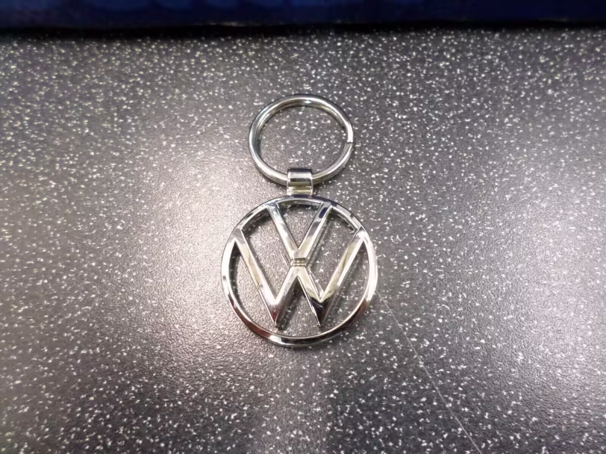 000087010BN - Brelok do kluczy nowe logo VW; metal, srebrny [4/15]