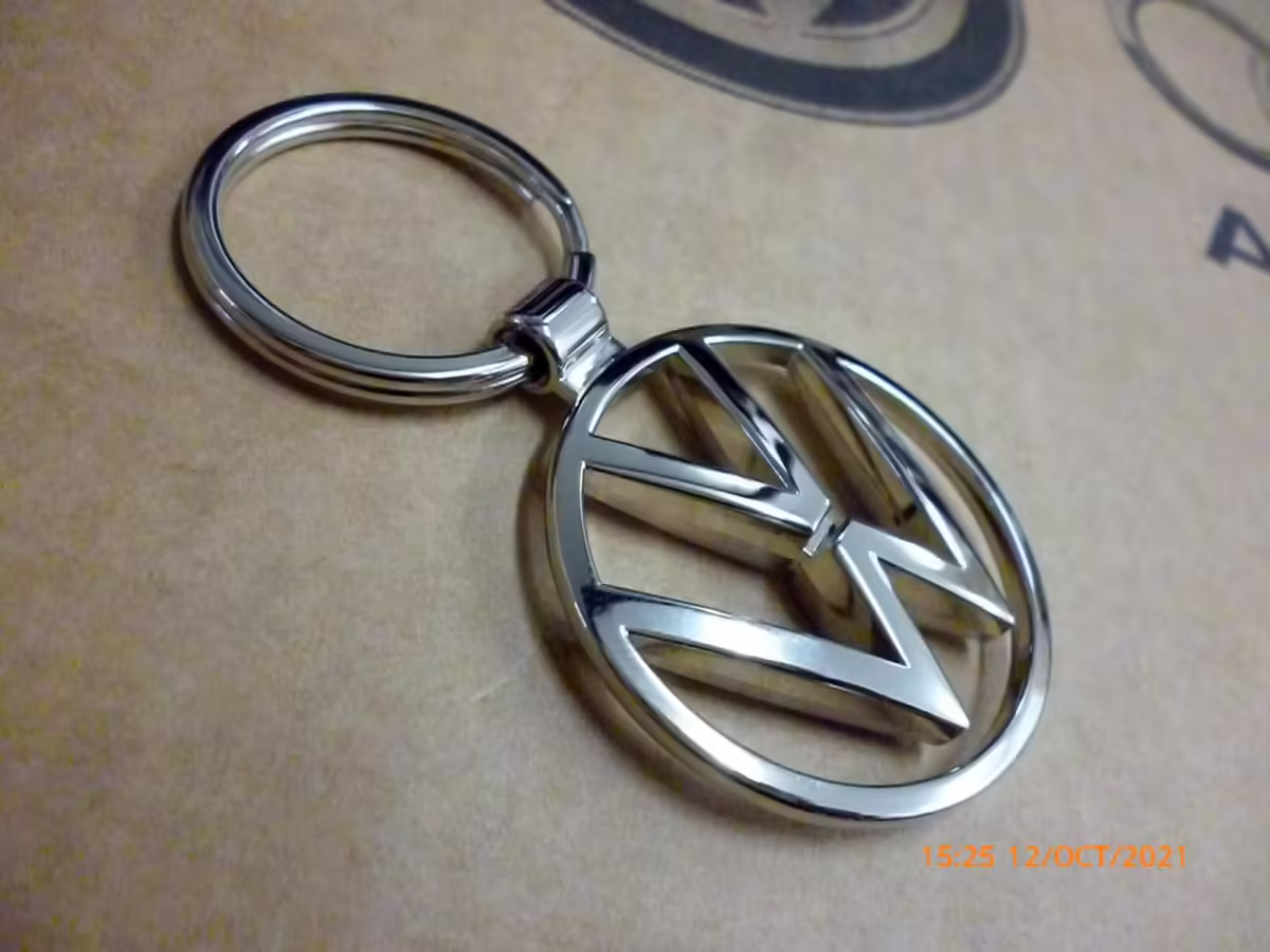 000087010BN - Brelok do kluczy nowe logo VW; metal, srebrny [5/15]