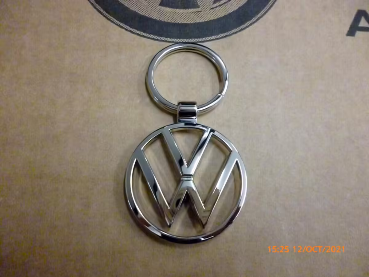 000087010BN - Brelok do kluczy nowe logo VW; metal, srebrny [6/15]