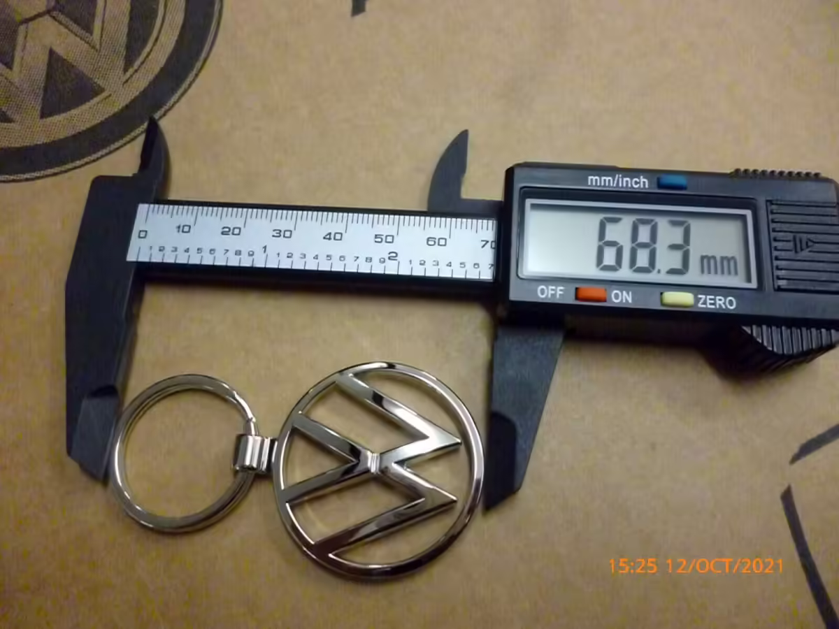 000087010BN - Brelok do kluczy nowe logo VW; metal, srebrny [7/15]