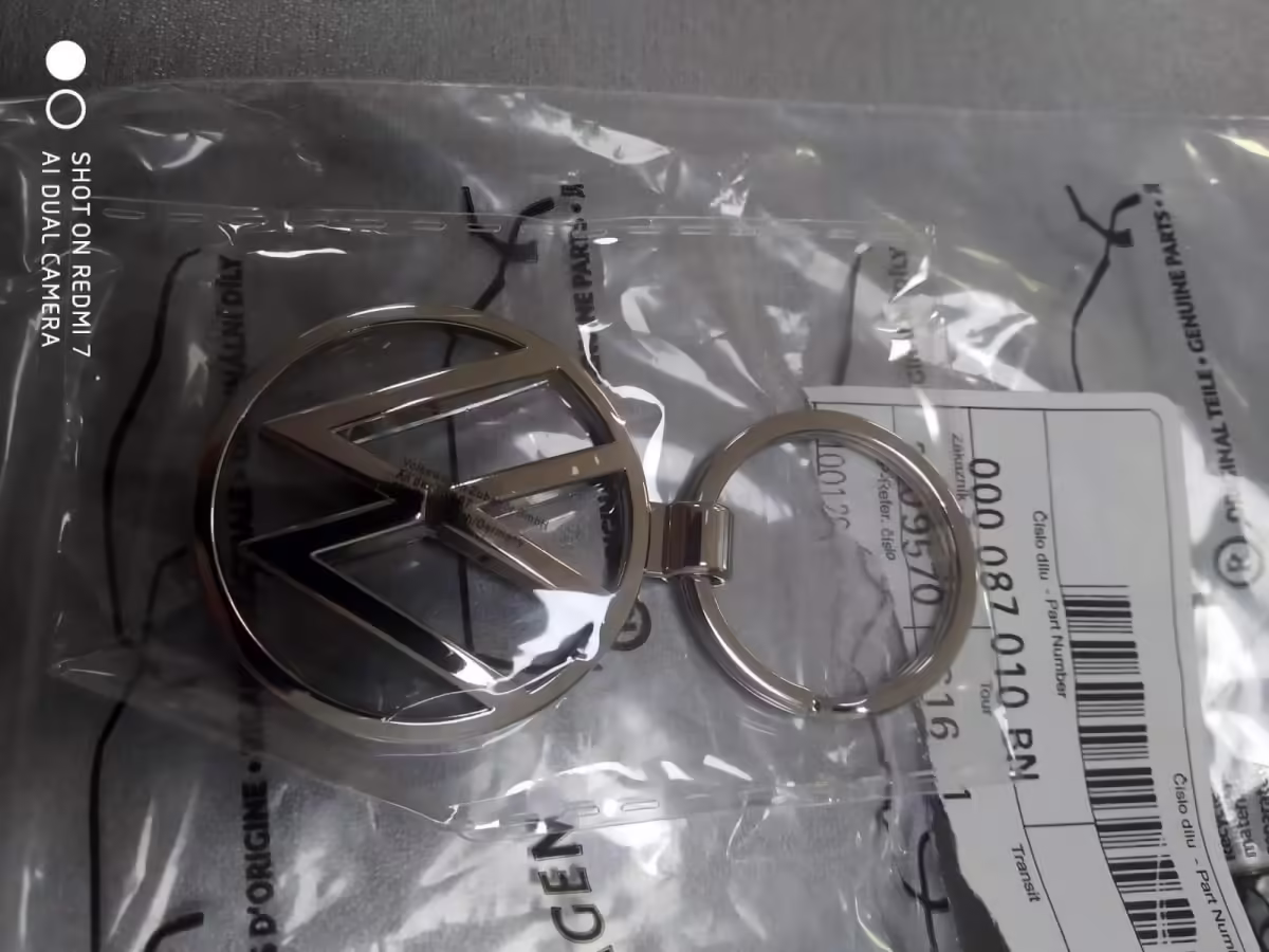 000087010BN - Brelok do kluczy nowe logo VW; metal, srebrny [11/15]